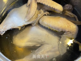 鲍鱼鸡汤的做法步骤：1