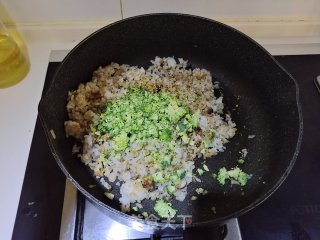 剩饭改造之海苔薯片炒饭！的做法步骤：8
