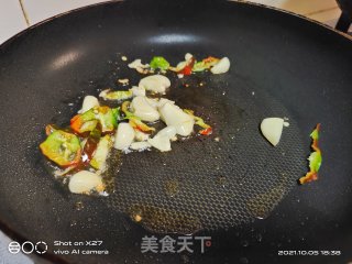 鸭肉煸炒花菜的做法步骤：2