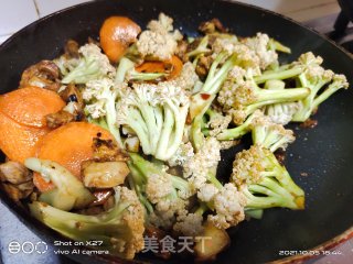 鸭肉煸炒花菜的做法步骤：5