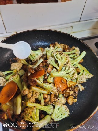 鸭肉煸炒花菜的做法步骤：6