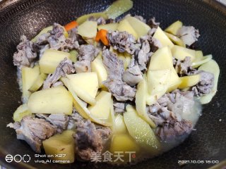 土豆烧鸡肉的做法步骤：6