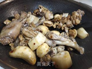 芋头莲藕炖鸭子的做法步骤：7