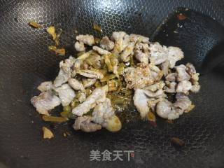 酸豆角花菜炒肉的做法步骤：3