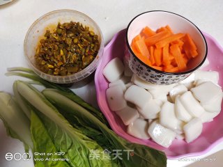 酸菜煮年糕的做法步骤：1