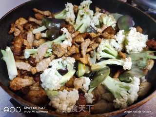 扁豆花菜炒肉的做法步骤：5