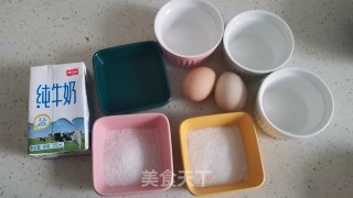 焦糖布丁（免烤箱）的做法步骤：1