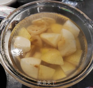 雪梨莲藕汤的做法步骤：4