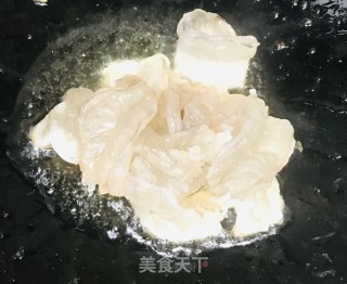 滑蛋虾仁炒彩椒的做法步骤：4