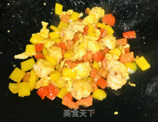 滑蛋虾仁炒彩椒的做法步骤：9