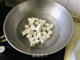 砂锅红烧肉炖豆腐的做法步骤：2