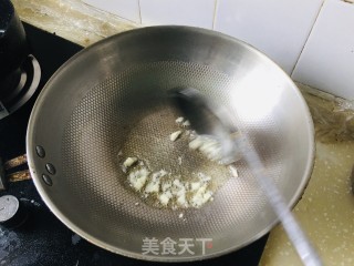 清炒萝卜缨的做法步骤：3