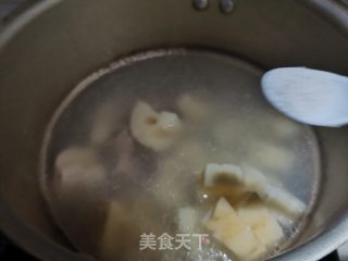 龙骨炖湖藕的做法步骤：5