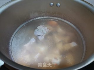 龙骨炖湖藕的做法步骤：6