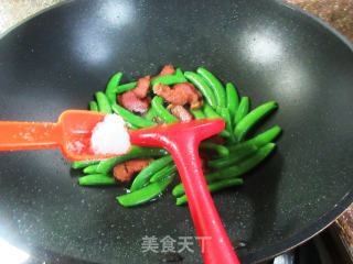 腊肉炒甜豆的做法步骤：6