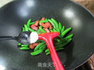 腊肉炒甜豆的做法步骤：7