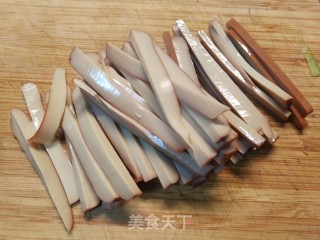 3分钟家常快手菜～青椒炒豆干丝的做法步骤：3