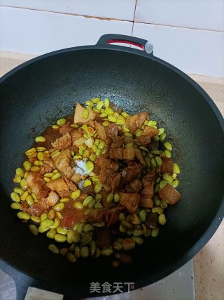 毛豆烧五花肉的做法步骤：8