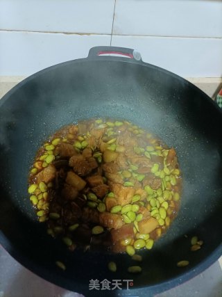 毛豆烧五花肉的做法步骤：9