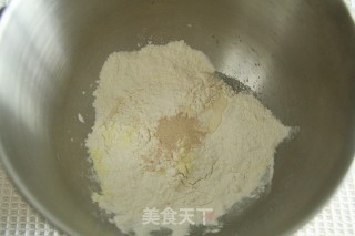 蔓越莓面包小方的做法步骤：2