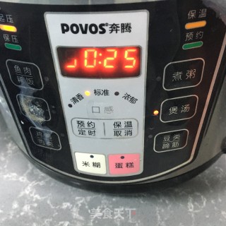 鱿鱼干煲瘦肉的做法步骤：4