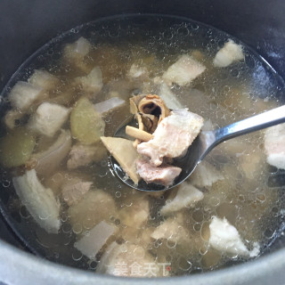 鱿鱼干煲瘦肉的做法步骤：5