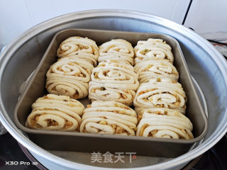 榨菜萝卜干花卷（一次发酵）的做法步骤：7