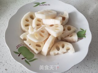 莲藕红豆排骨汤的做法步骤：2