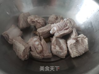 莲藕红豆排骨汤的做法步骤：6