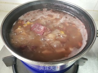莲藕红豆排骨汤的做法步骤：8