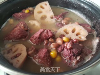 莲藕红豆排骨汤的做法步骤：9