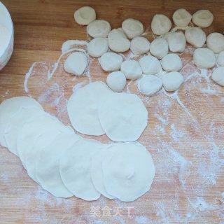 莲藕韭菜猪肉水饺的做法步骤：8