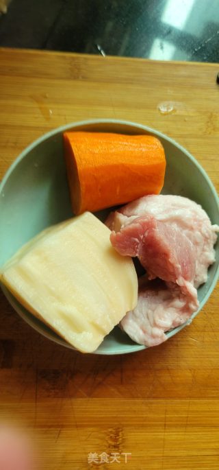 肉片炒藕条的做法步骤：1