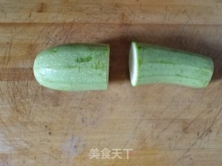 菜瓜拌鸡蛋丝花生米的做法步骤：2