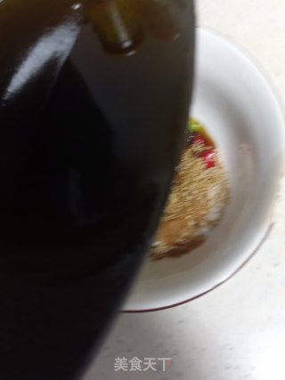 菜瓜拌鸡蛋丝花生米的做法步骤：18