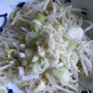 凉拌绿豆芽的做法步骤：3