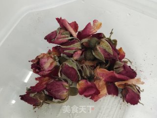 红枣玫瑰花西洋参茶的做法步骤：1