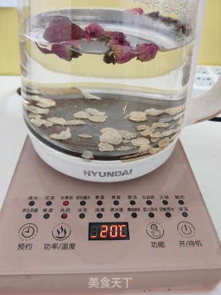 红枣玫瑰花西洋参茶的做法步骤：4