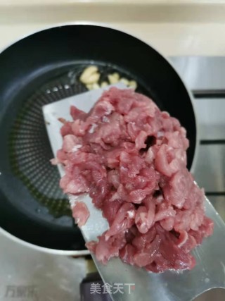 肉丝炒豆芽的做法步骤：5