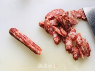 辣椒炒腊肠的做法步骤：1
