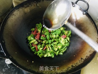 辣椒炒腊肠的做法步骤：6