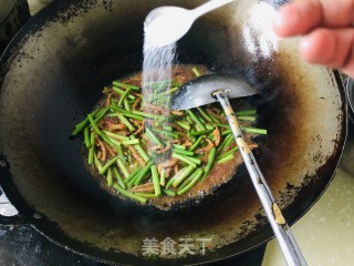 生炒肉丝蒜苔的做法步骤：8