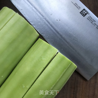 核桃油炒西葫芦的做法步骤：4