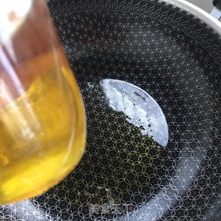 核桃油炒西葫芦的做法步骤：5