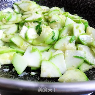 核桃油炒西葫芦的做法步骤：9