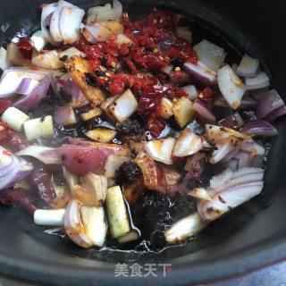 香辣排骨炖毛芋头的做法步骤：6