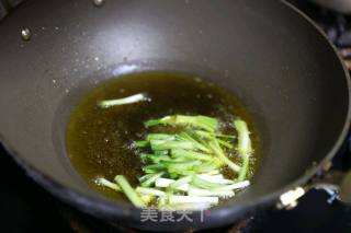 蟹黄捞面的做法步骤：1