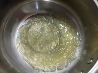 红薯粉丝炒娃娃菜的做法步骤：3