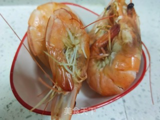鲜虾西蓝花沙拉的做法步骤：2