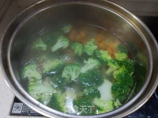 鲜虾西蓝花沙拉的做法步骤：6